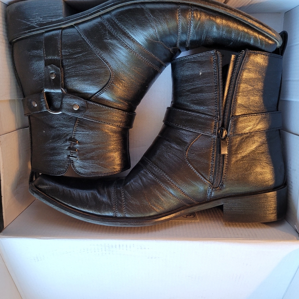 Bonafini Boots!!! Size 9!